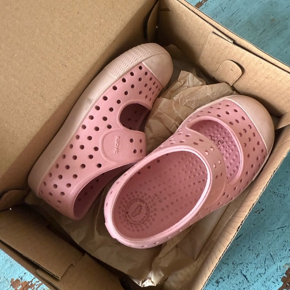 Native Shoes Juniper in Rose Pink size 6 - Picture 2 of 6